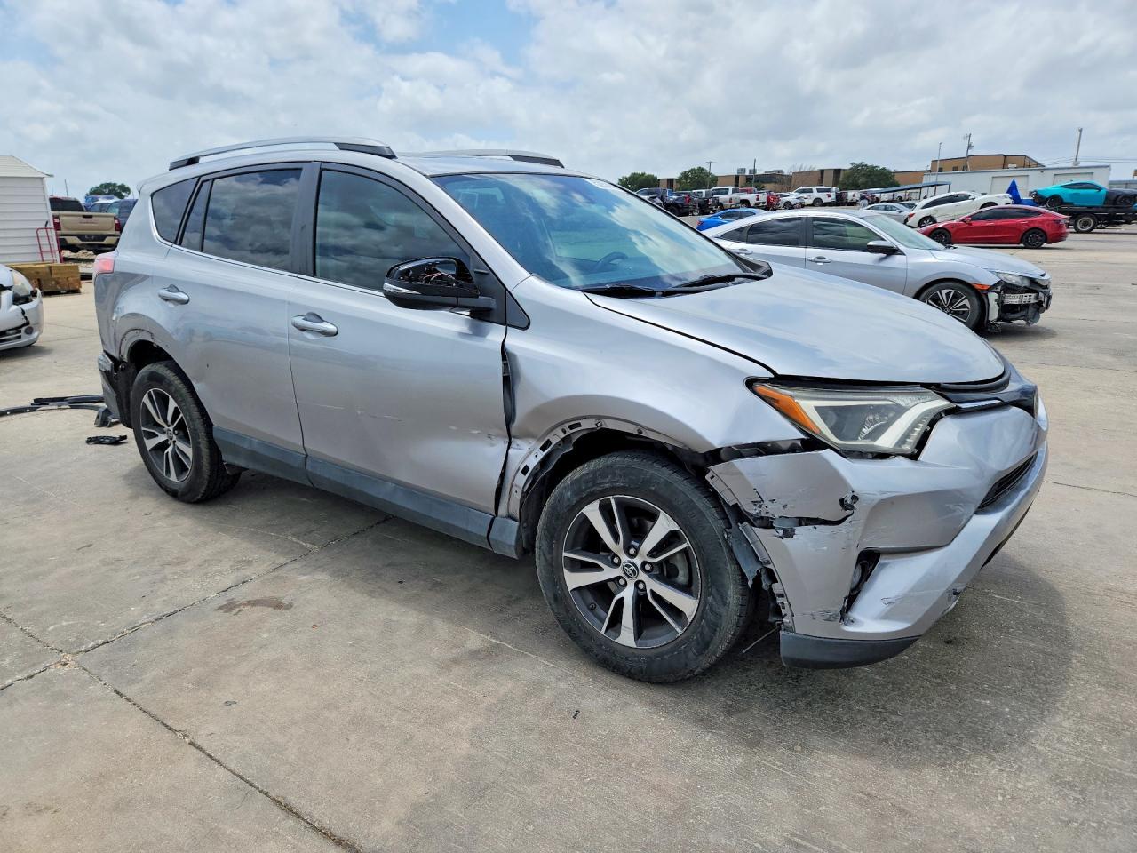 2017 Toyota Rav4 Xle - Фото 4