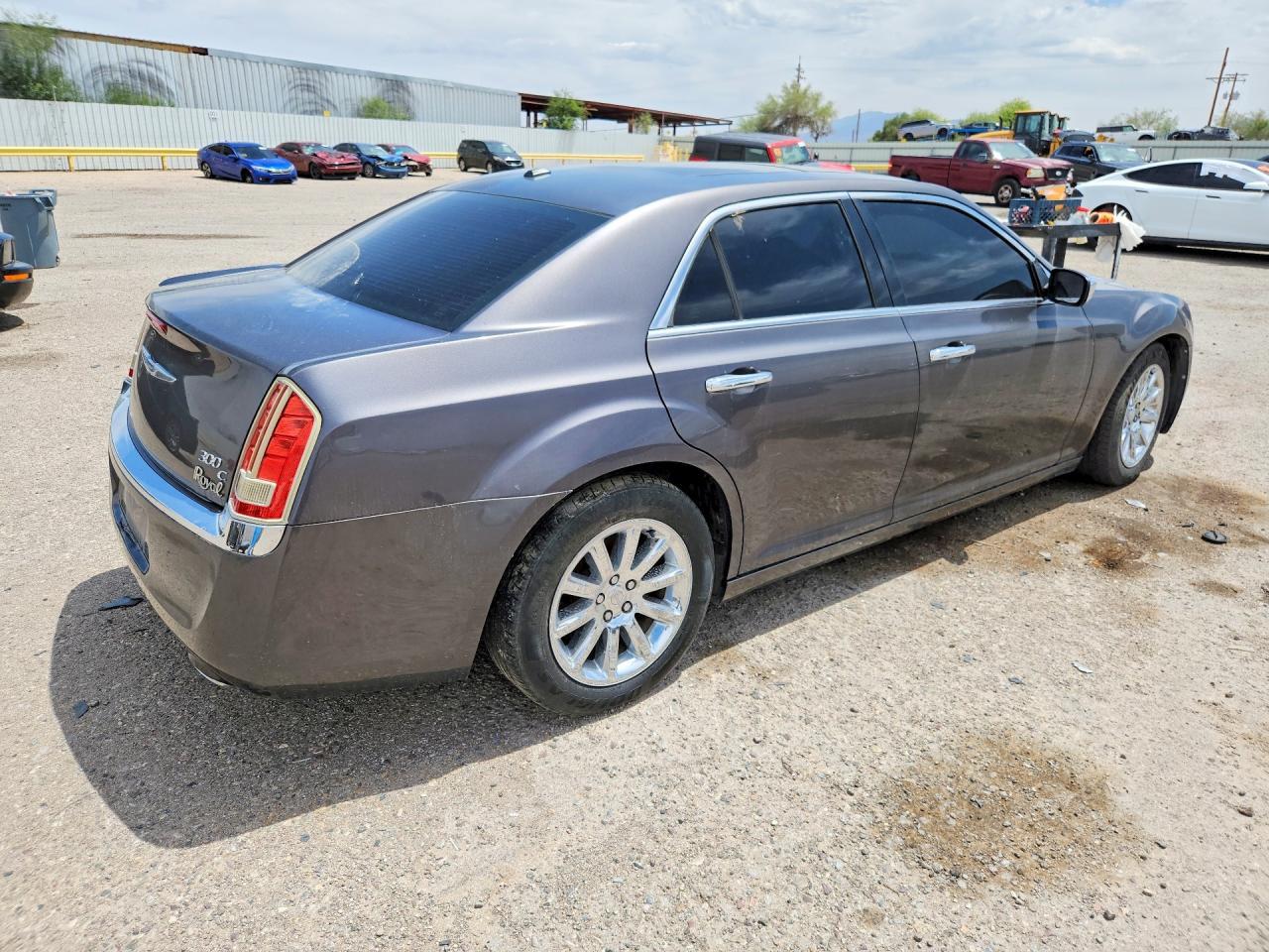 2014 Chrysler 300C - Image 3