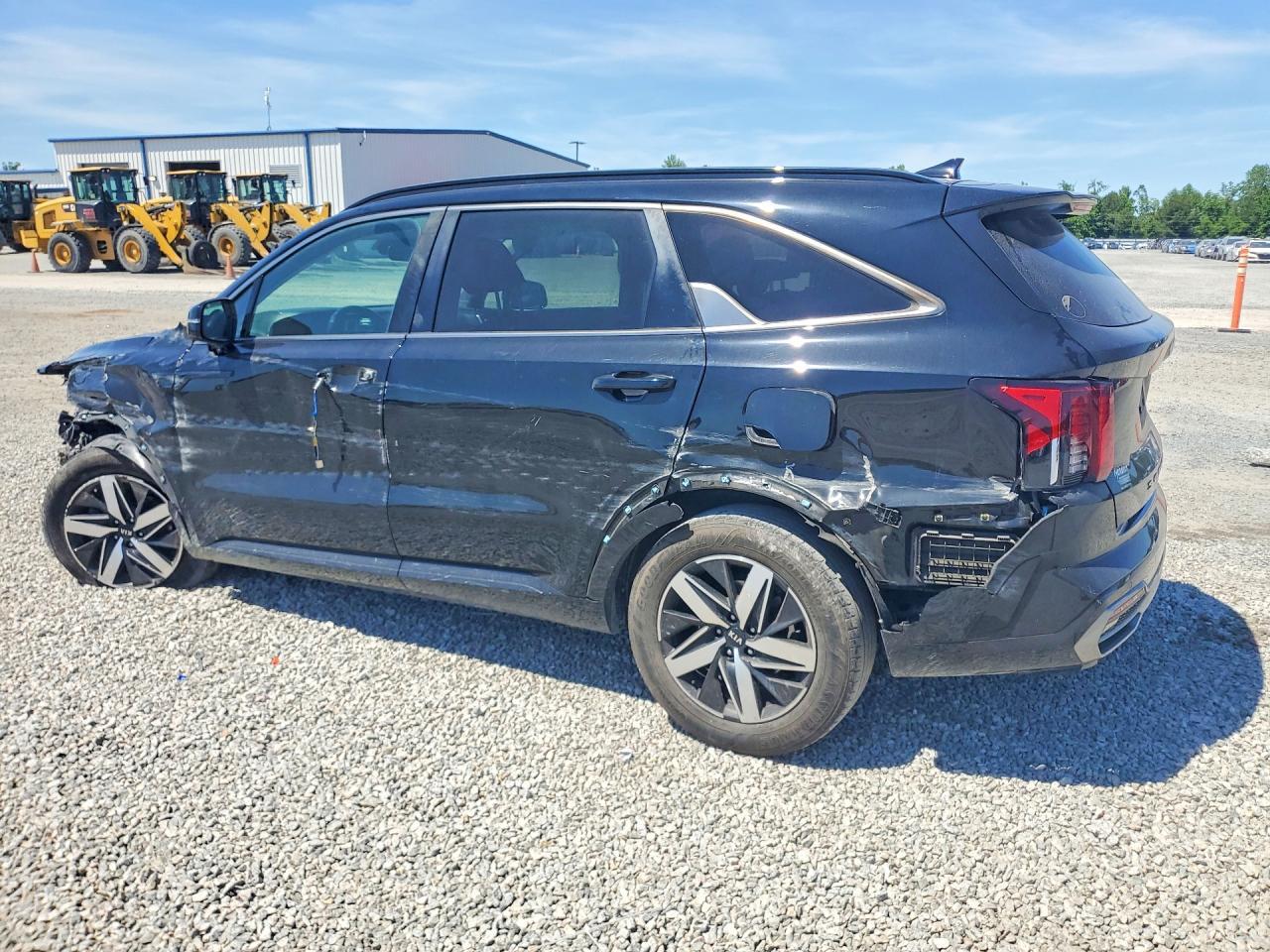 2021 Kia Sorento S - Image 2