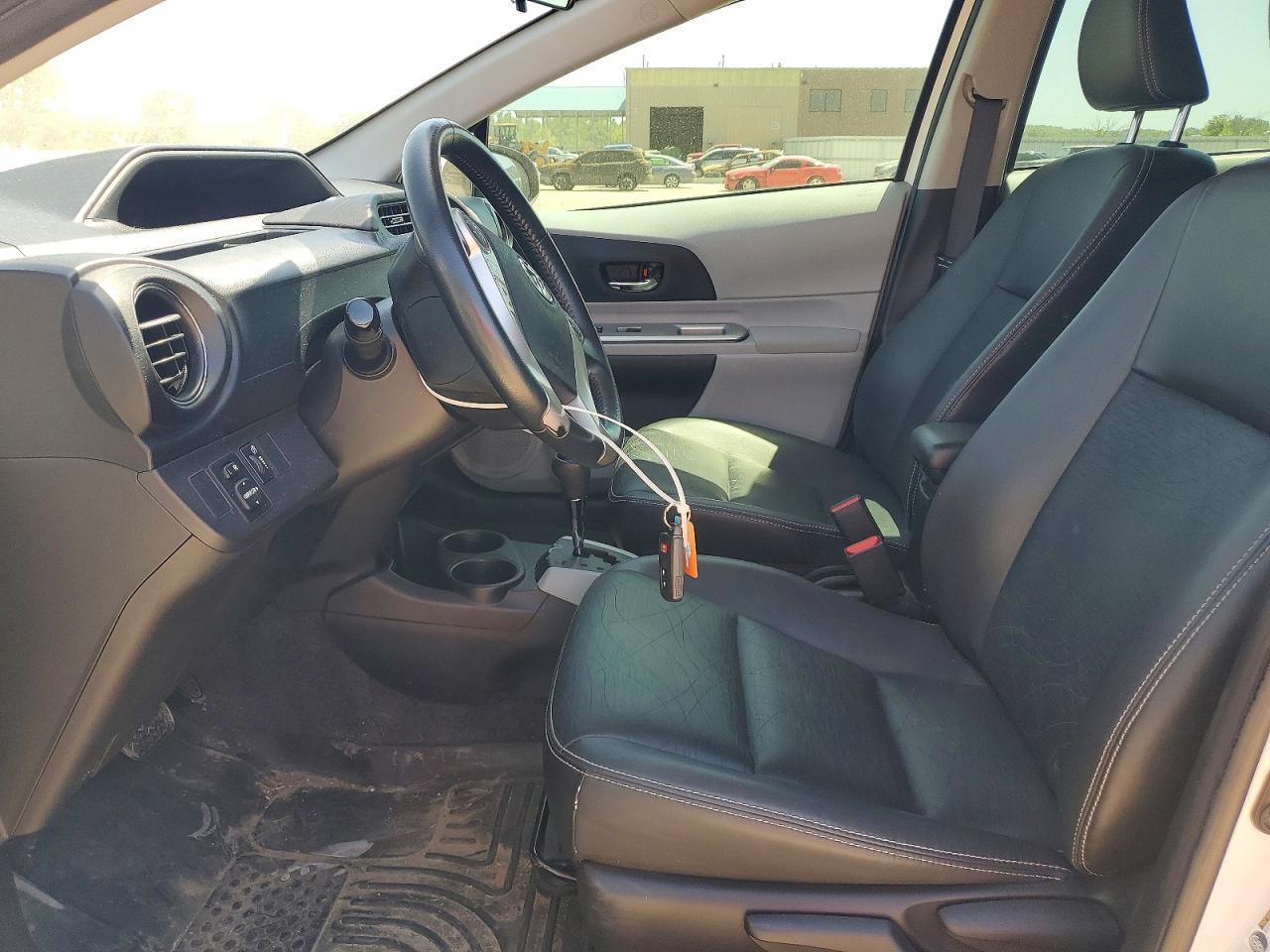 2013 Toyota Prius C Four - Image 7