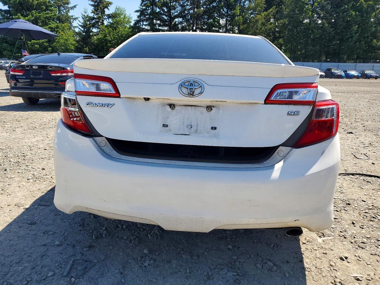 2014 Toyota Camry L - Фото 6