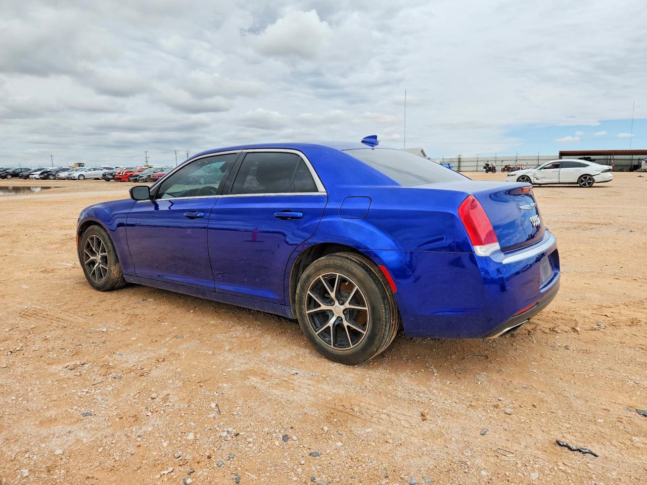2020 Chrysler 300 Touring - Image 2