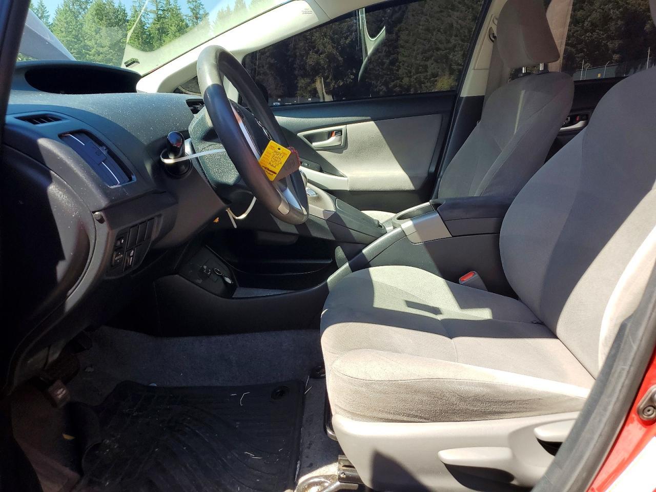 2014 Toyota Prius Two - Фото 7