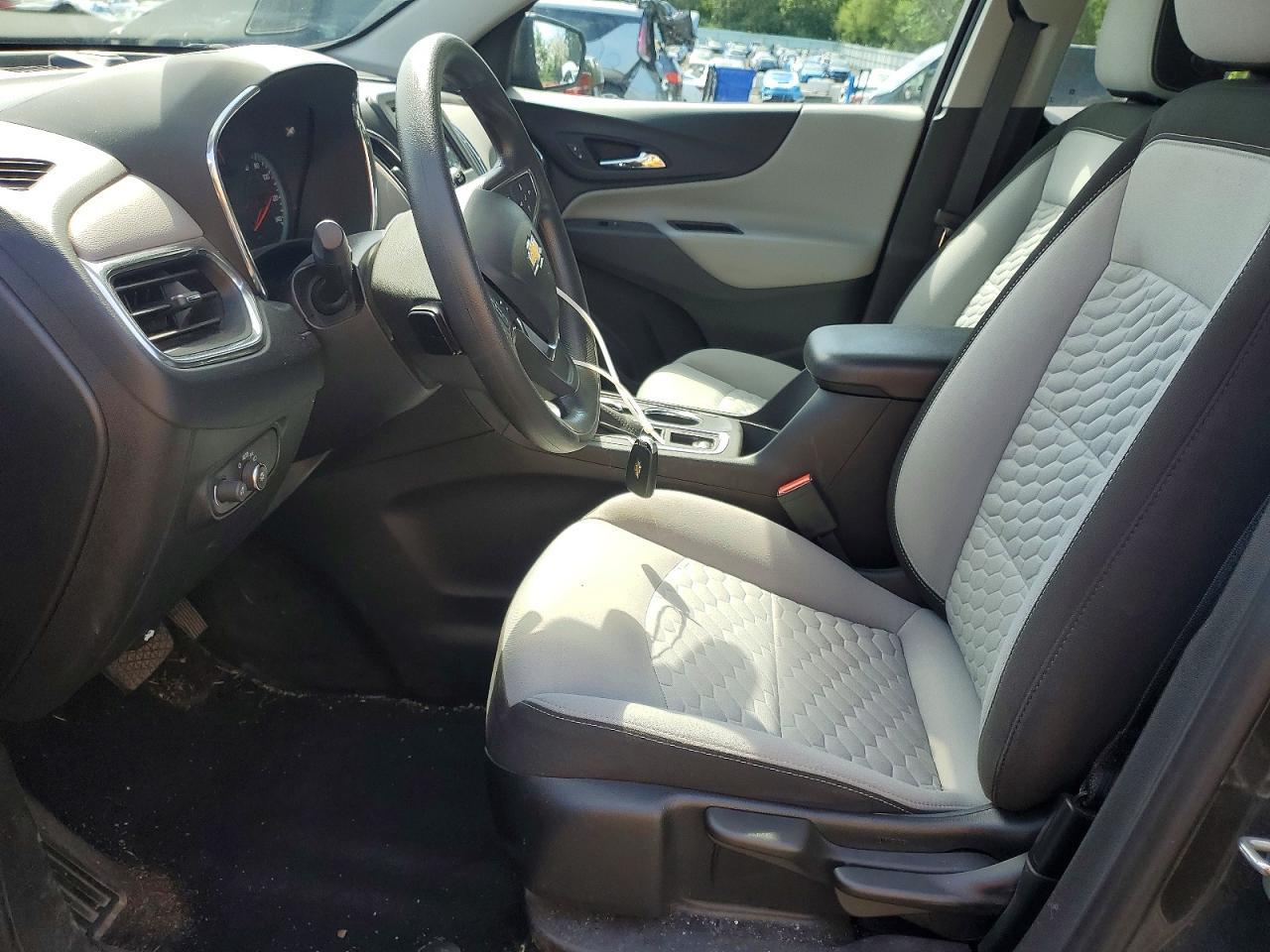2020 Chev Equinox Ls - Фото 7