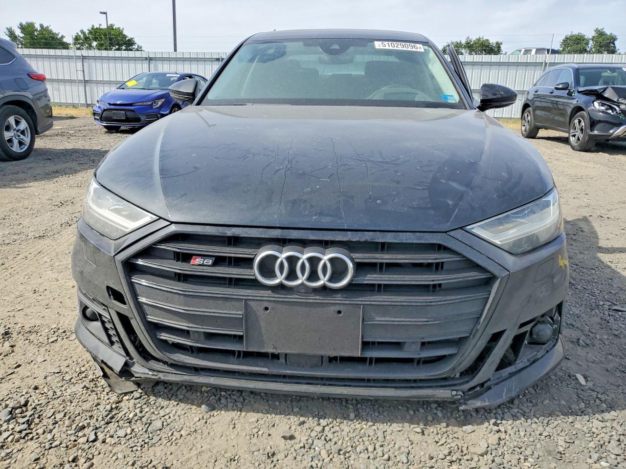 2021 Audi S8 - Image 5