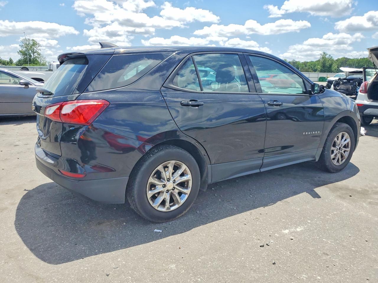 2019 Chevrolet Equinox Ls - Фото 3