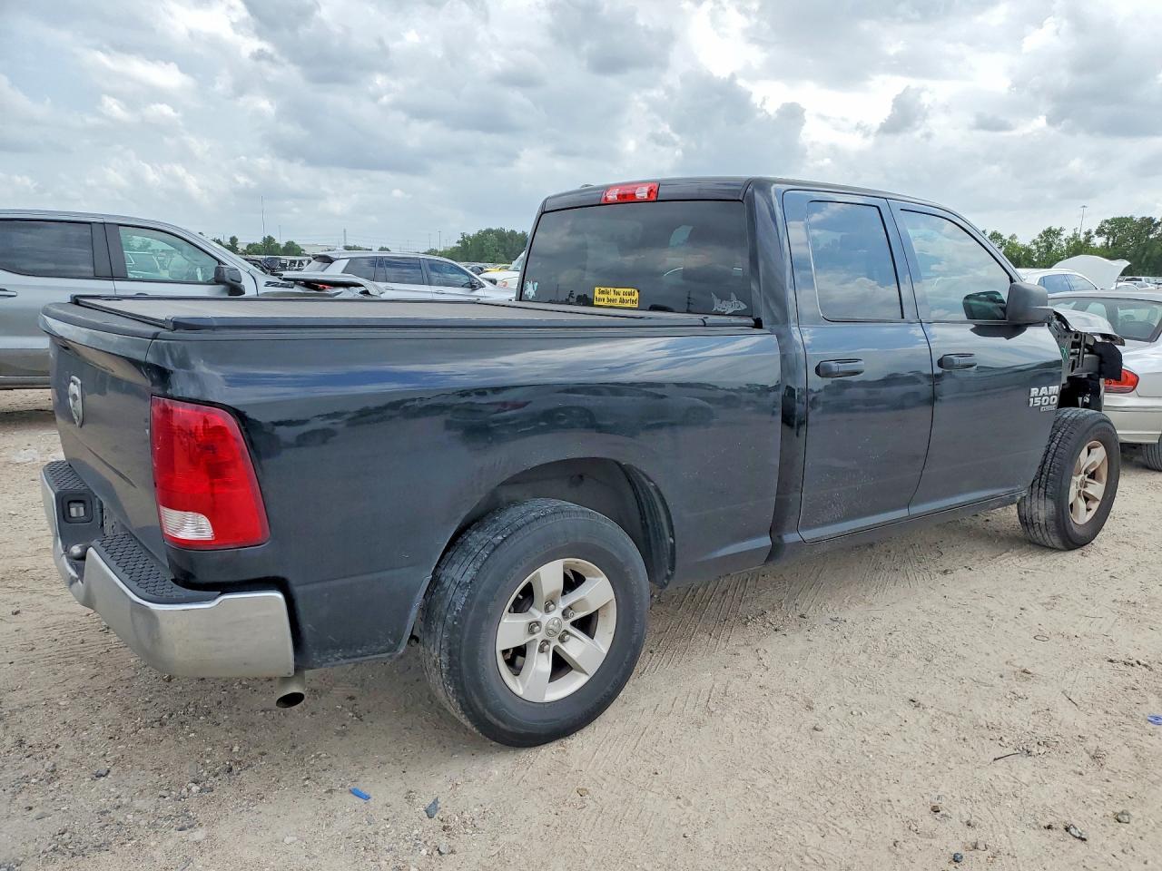 2022 Ram 1500 Classic - Фото 3