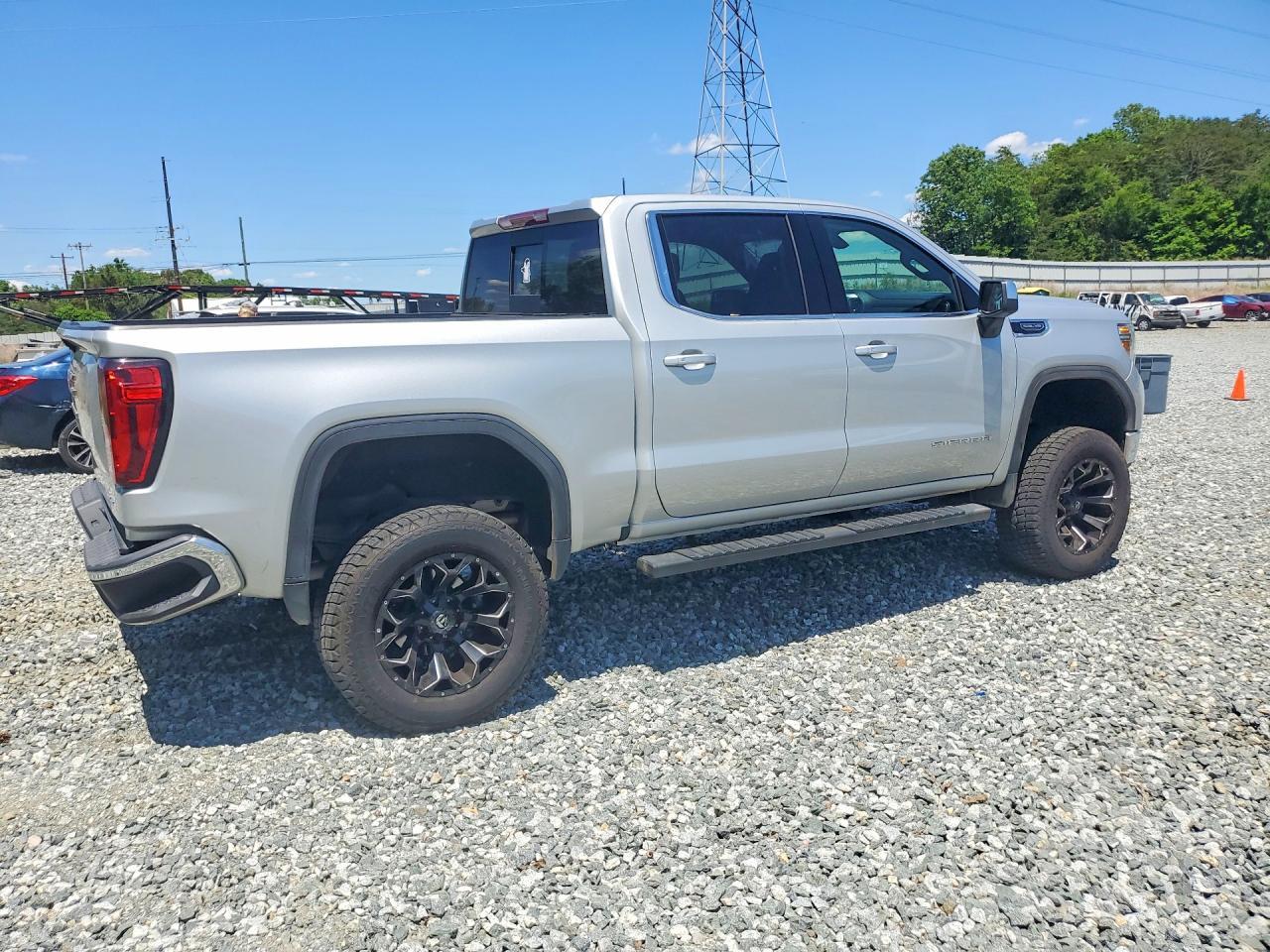 2020 GMC Sierra K1500 Sle - Image 3