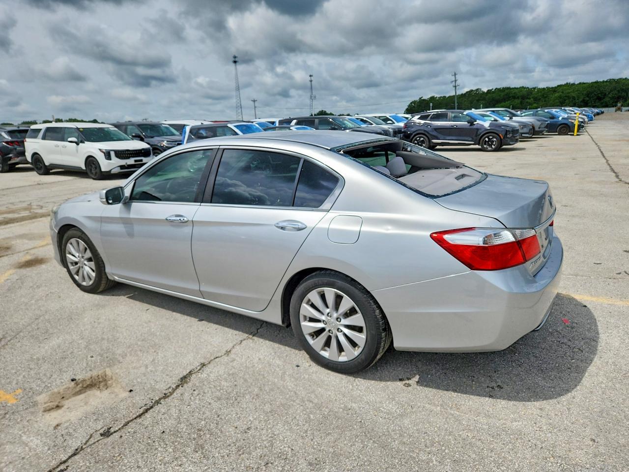 2014 Honda Accord Ex - Image 2