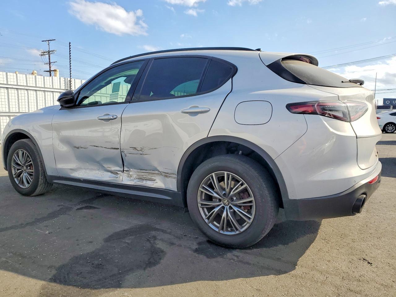 2024 Alfa Romeo Stelvio Sprint - Image 2