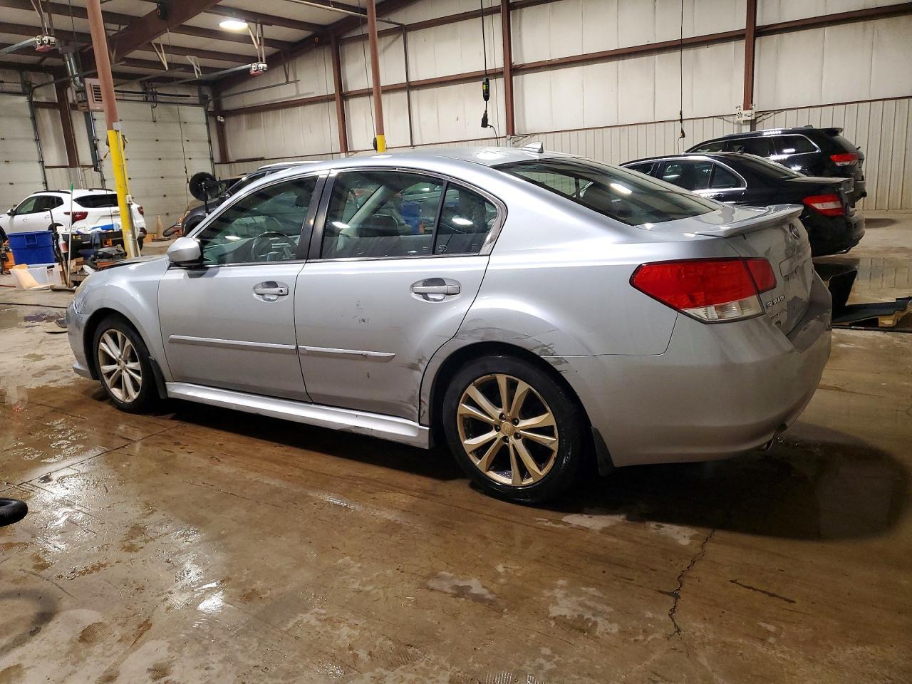2013 Subaru Legacy 3.6R Limited - Фото 2