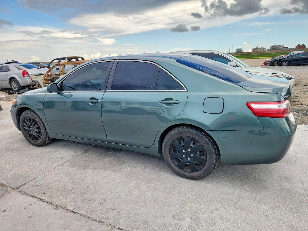 2009 Toyota Camry Le - Фото 2