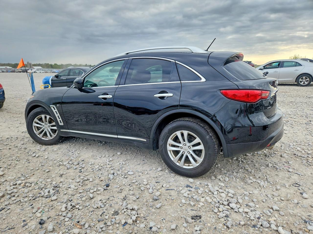 2017 Infiniti Qx70 Base - Фото 2