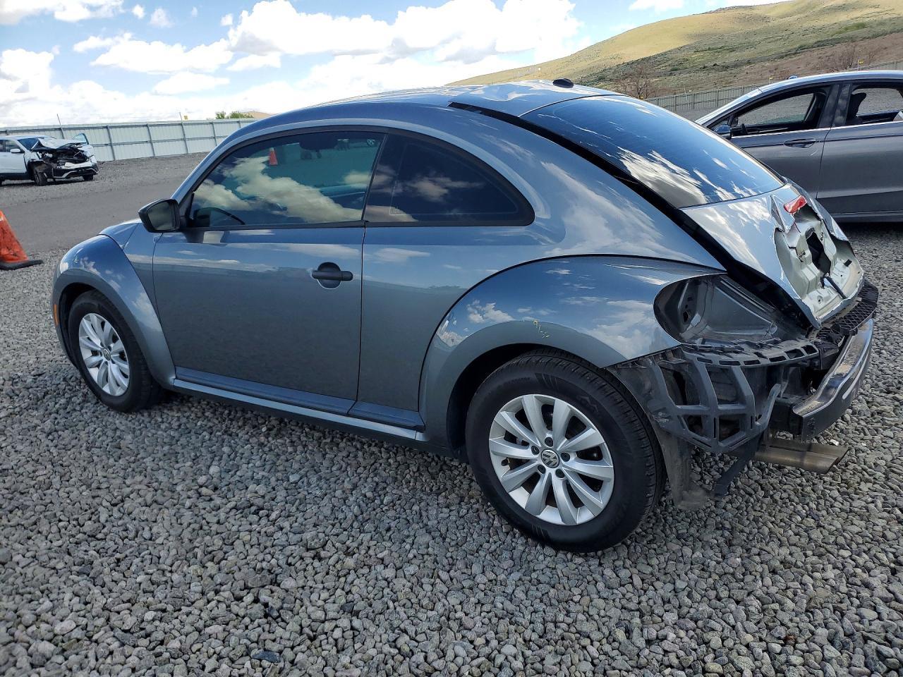 2017 Volkswagen Beetle 1.8T - Image 2
