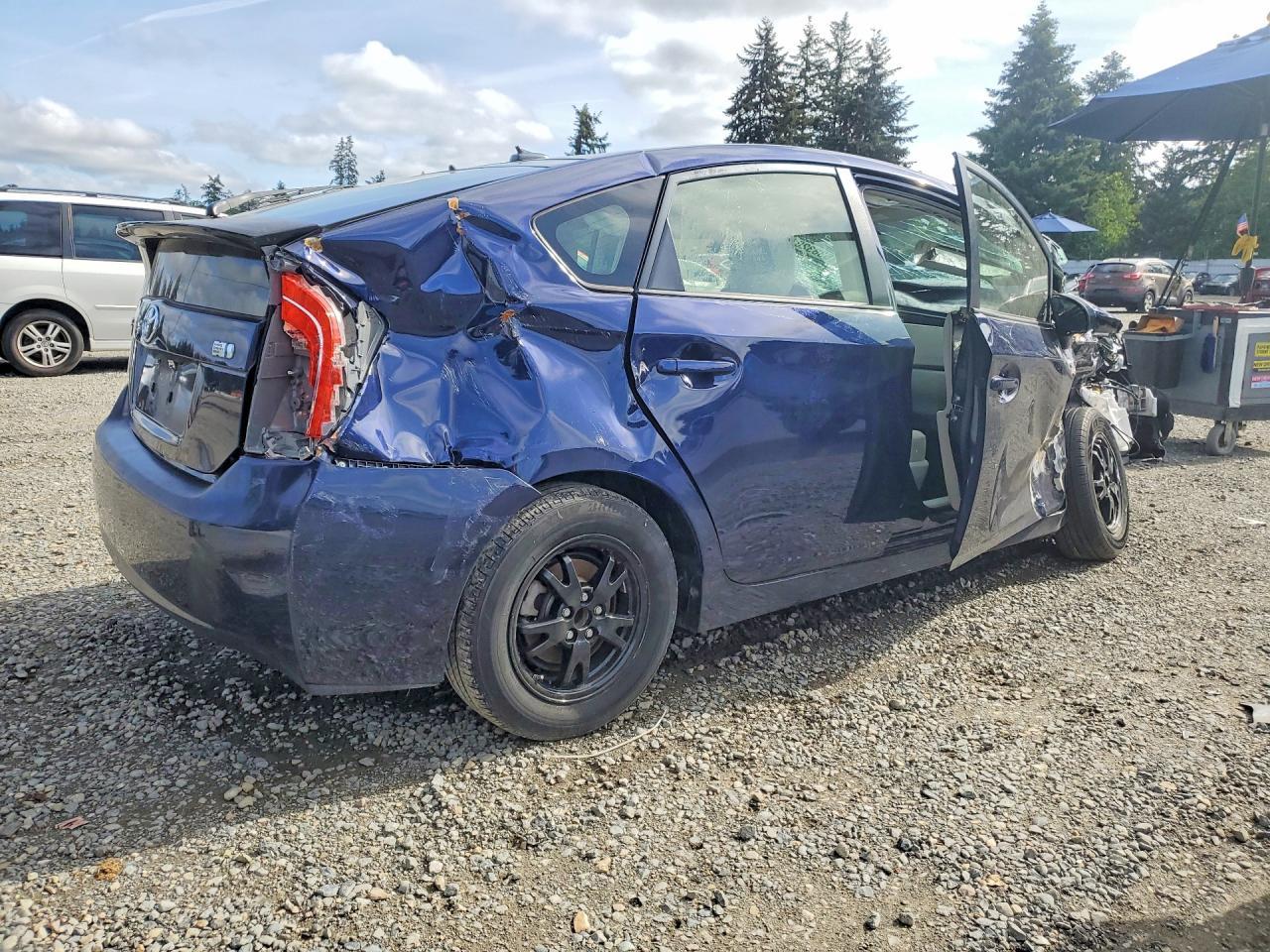 2013 Toyota Prius Three - Фото 3