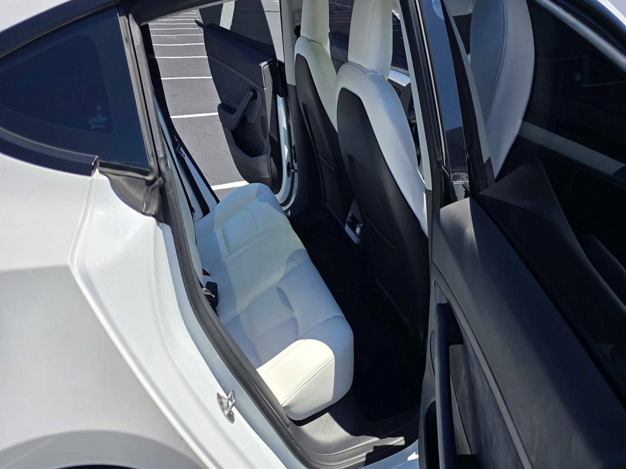 2022 Tesla Model 3 - Image 6