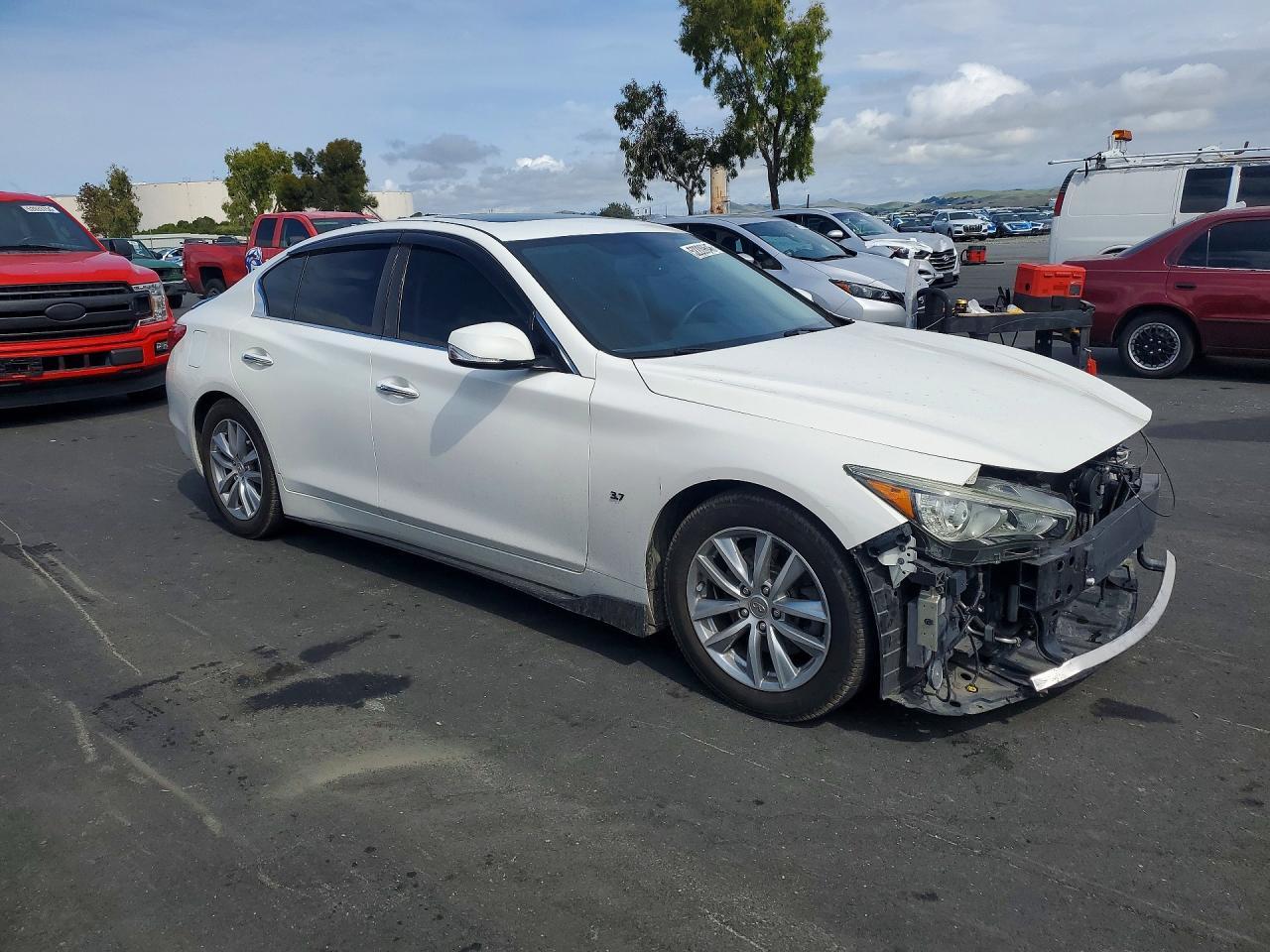 2015 Infiniti Q50 Premium - Фото 4