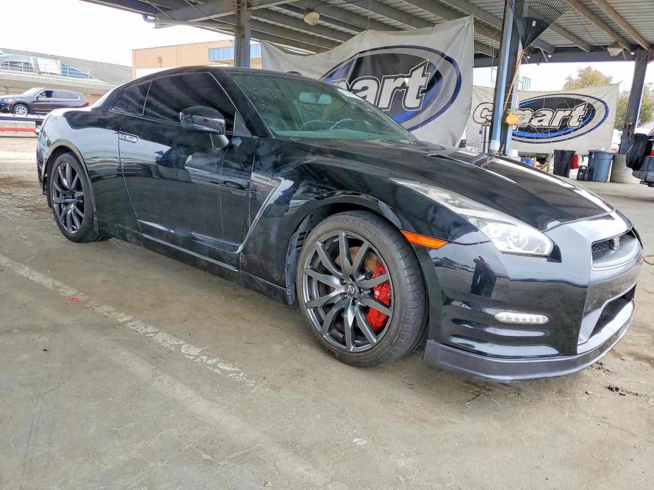 2016 Nissan Gt-R Premium - Image 4