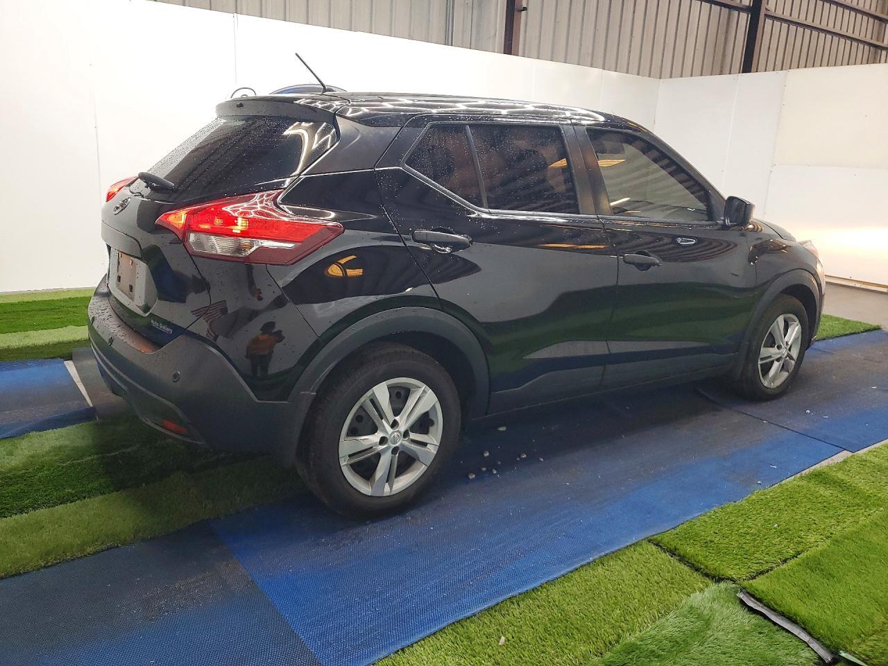 2020 Nissan Kicks S - Фото 3