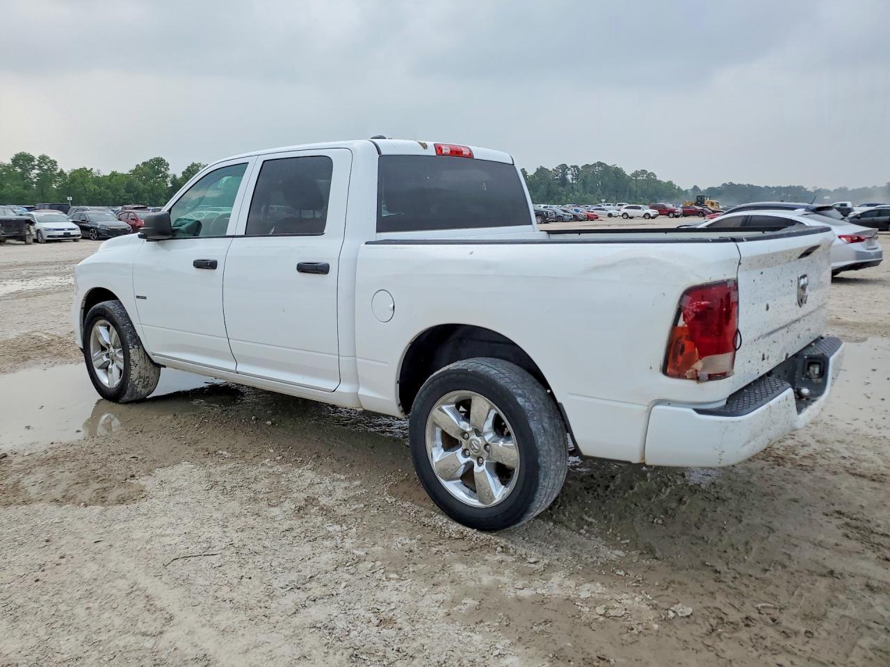 2019 Ram 1500 Classic Tradesman - Фото 2