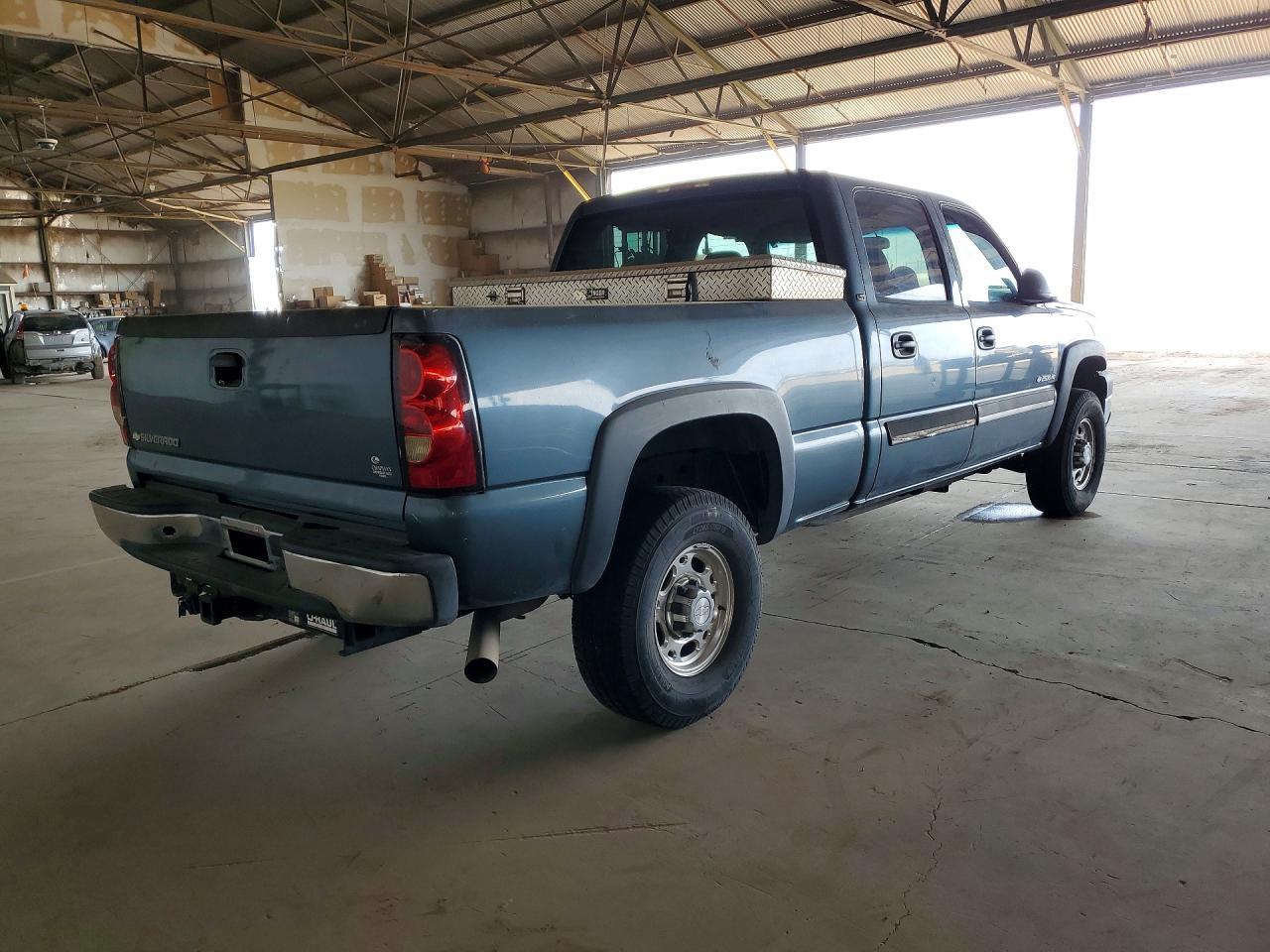 2006 Chevrolet Silverado C2500 Heavy Duty - Image 3