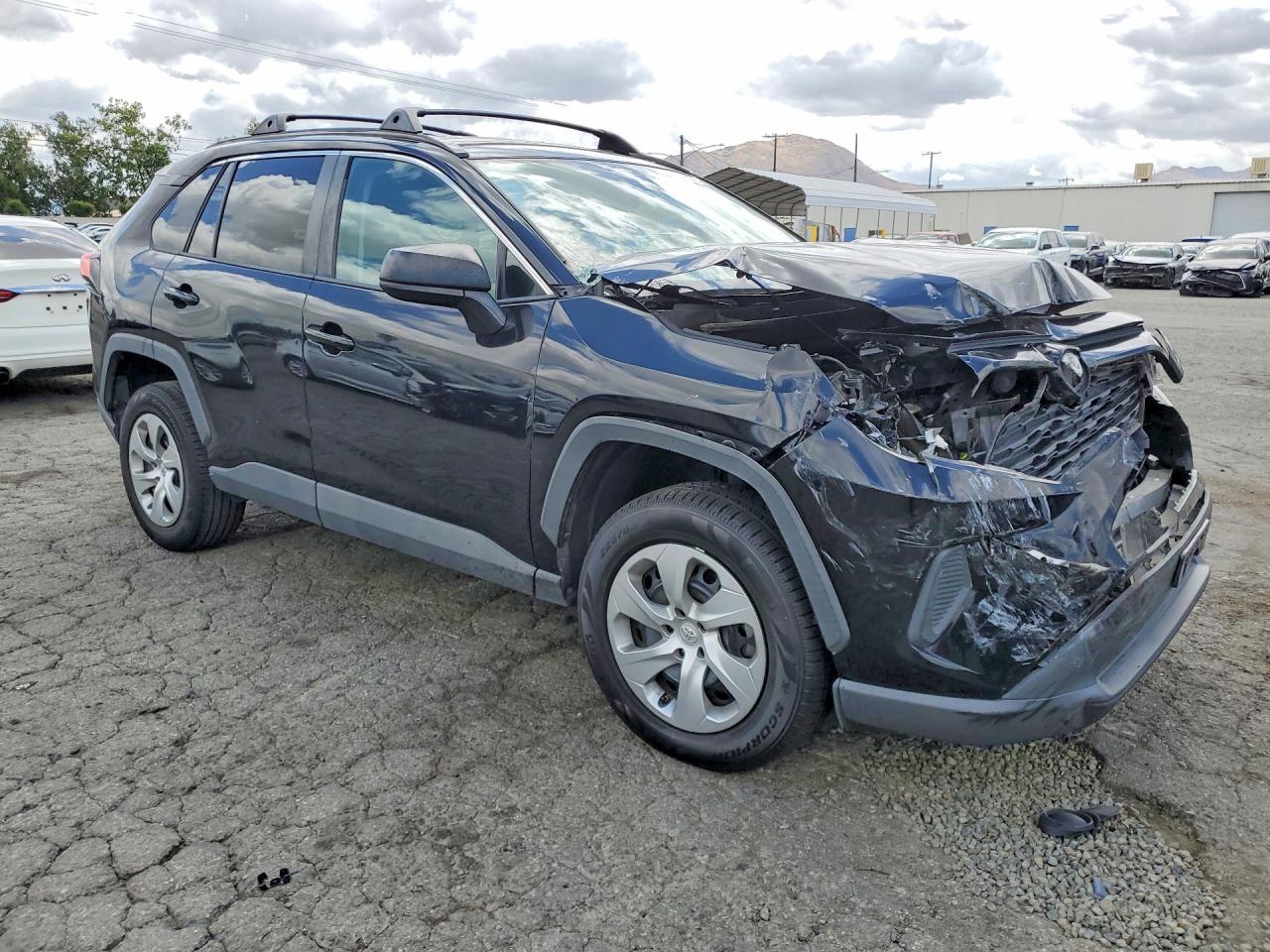 2020 Toyota Rav4 Le - Image 4
