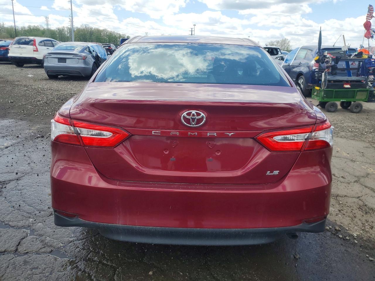 2018 Toyota Camry Le - Image 6