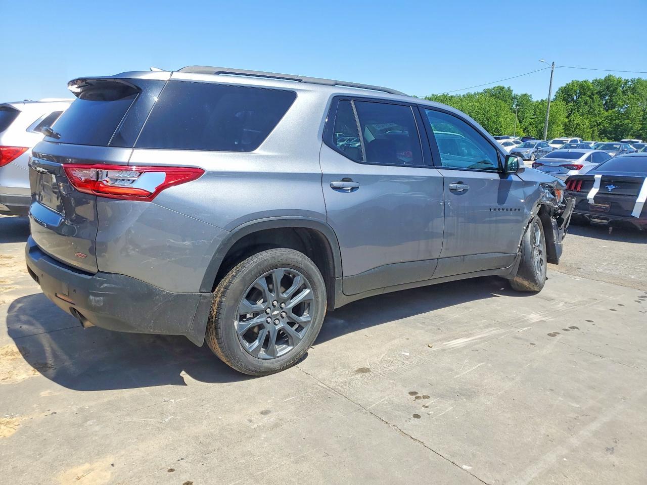 2021 Chevrolet Traverse Rs - Фото 3