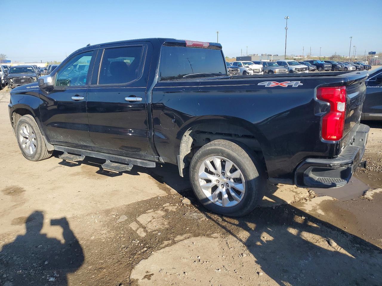 2020 Chevrolet Silverado K1500 Custom - Фото 2