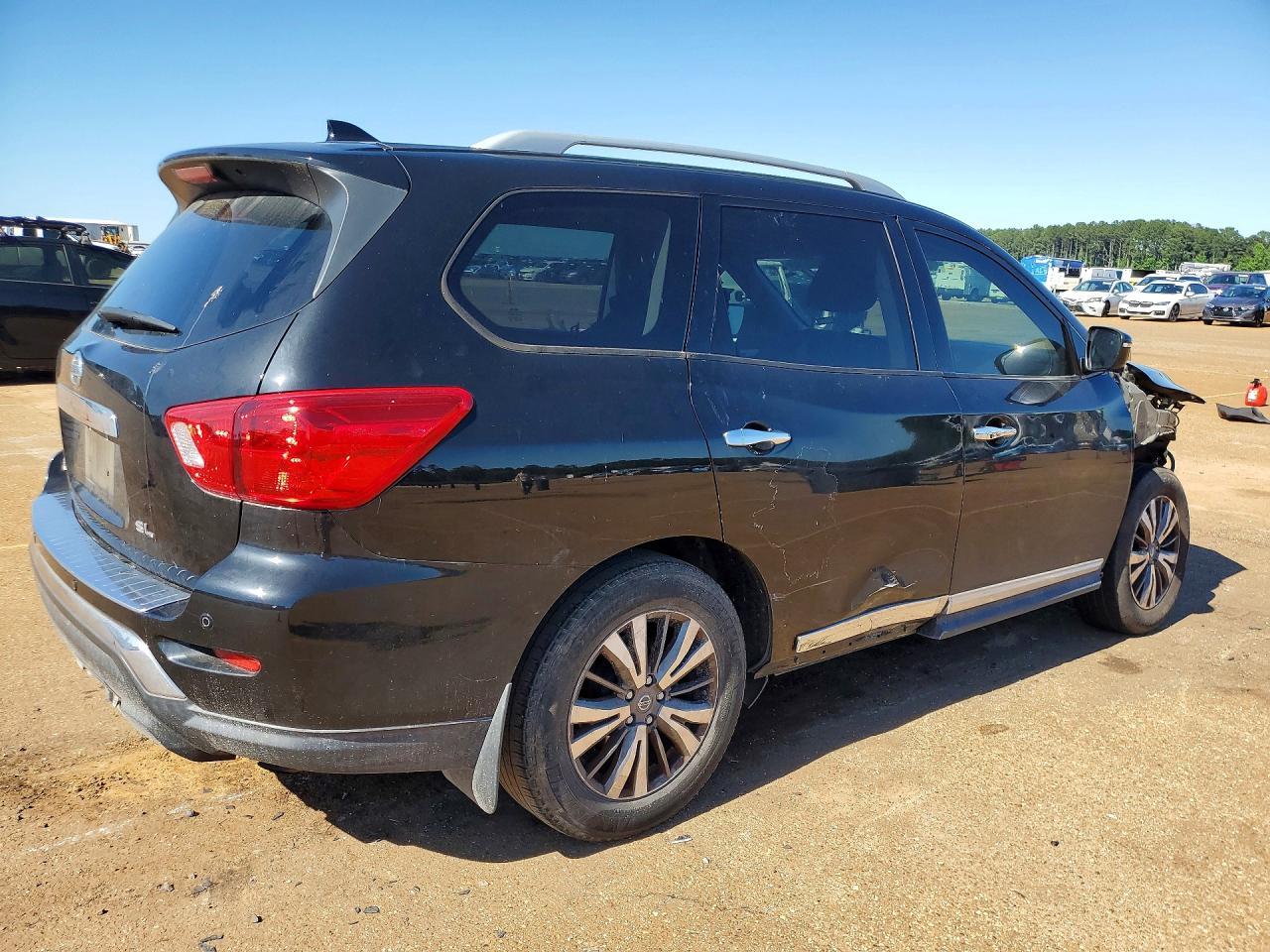 2019 Nissan Pathfinder Sl - Image 3