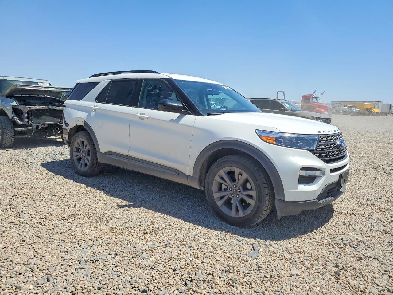 2023 Ford Explorer Xlt - Image 4