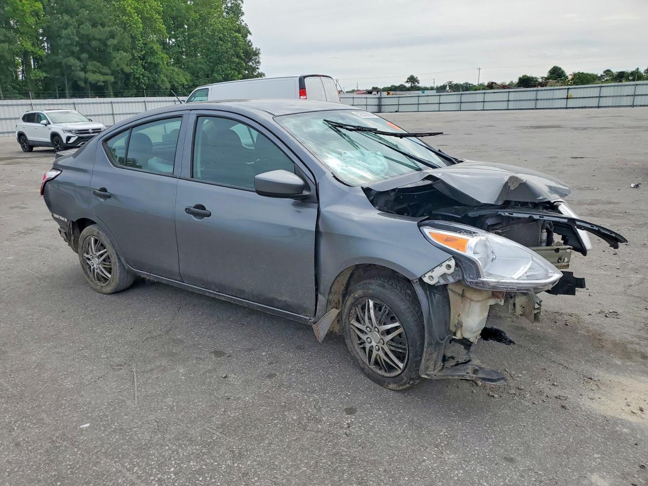 2019 Nissan Versa S Plus - Фото 4