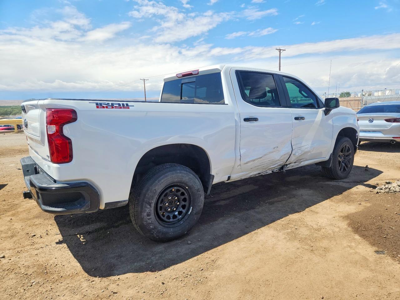 2025 Chevrolet Silverado K1500 Lt Trail Boss - Image 3