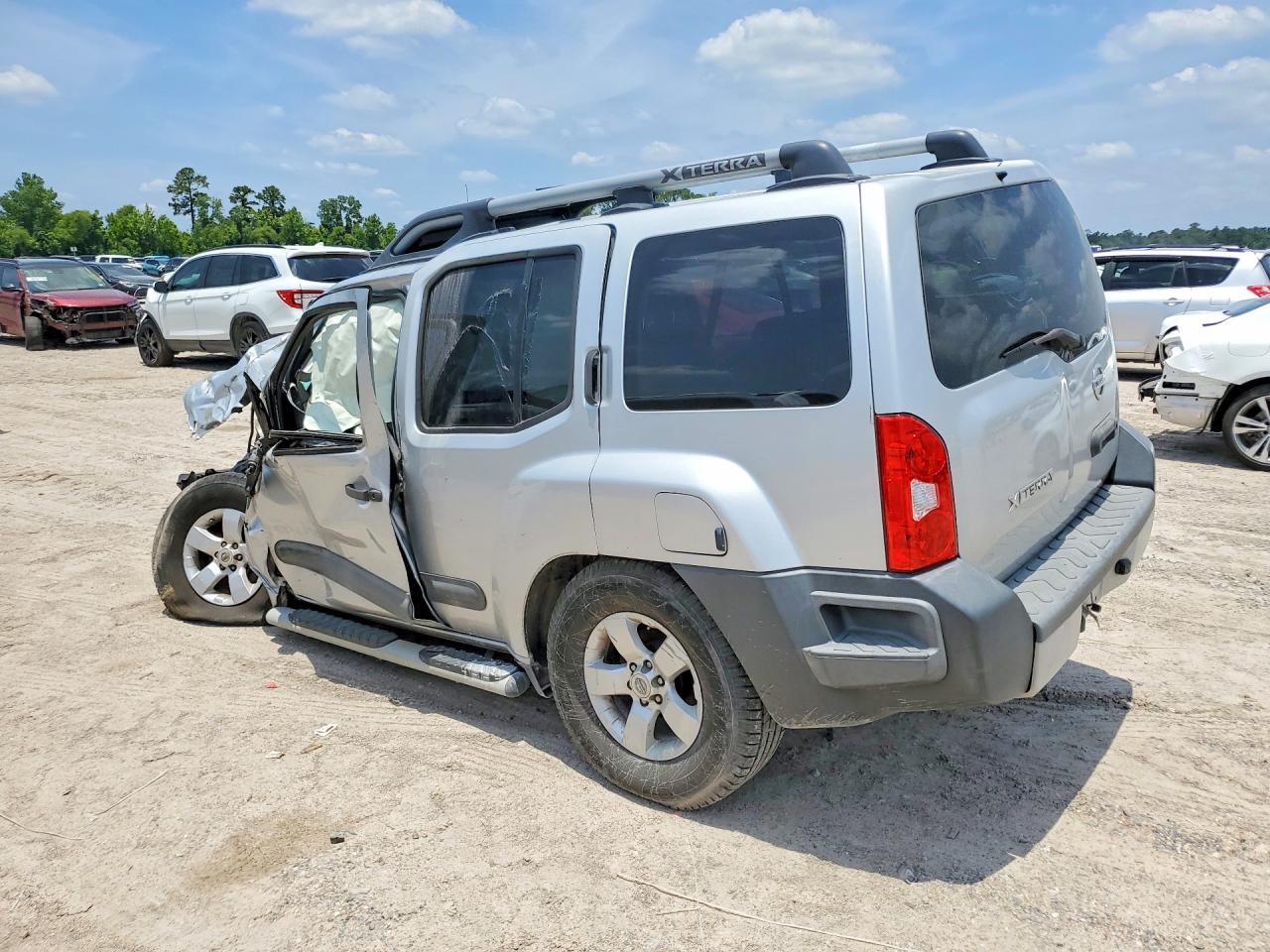2013 Nissan Xterra X - Фото 2