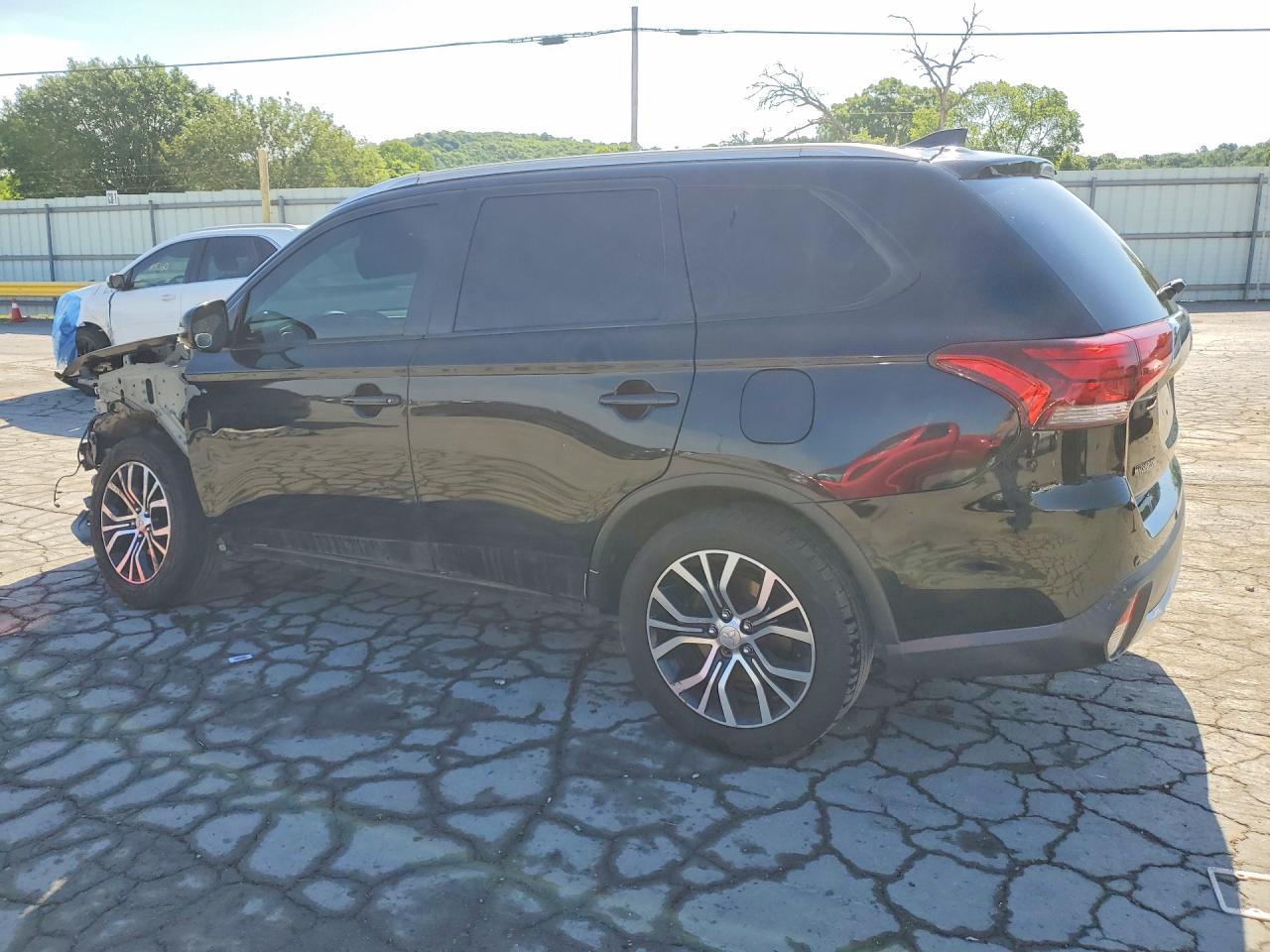 2018 Mitsubishi Outlander Se - Image 2