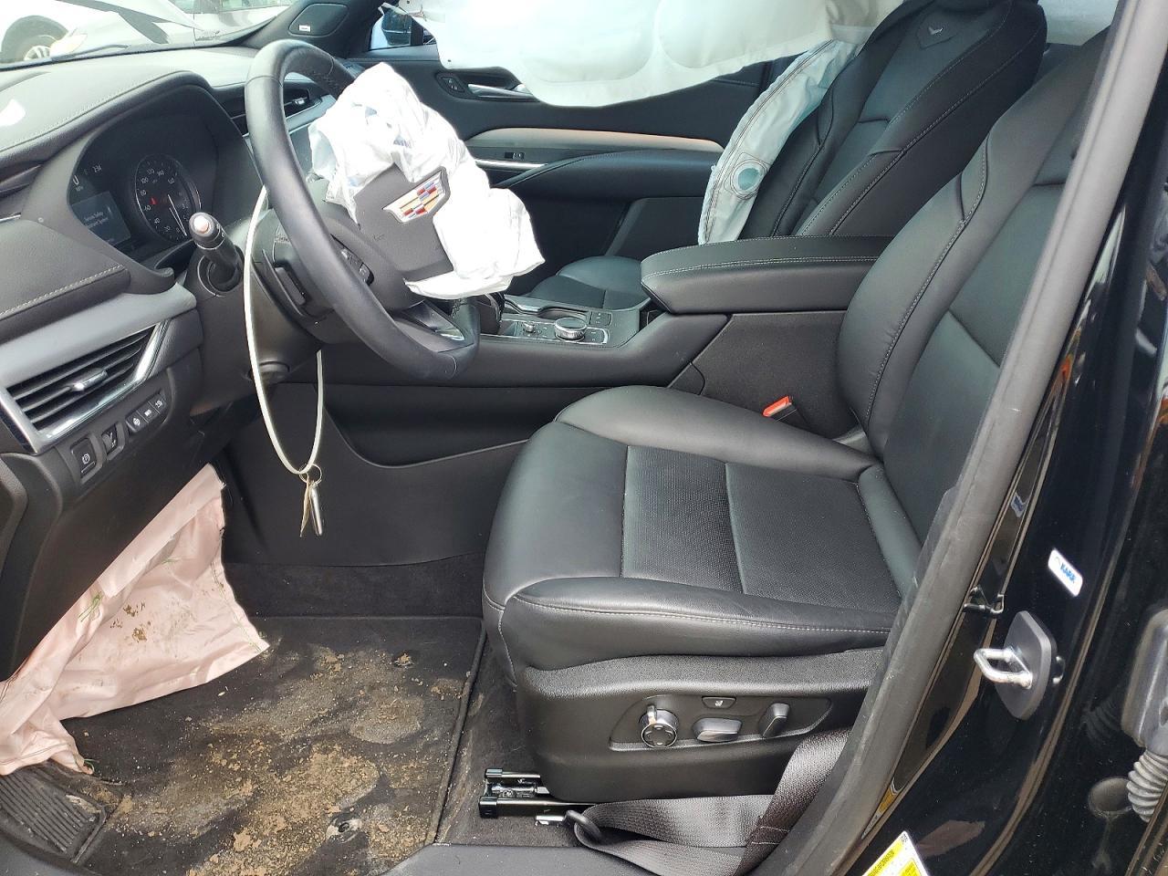 2023 Cadillac Xt4 Premium Luxury - Image 7