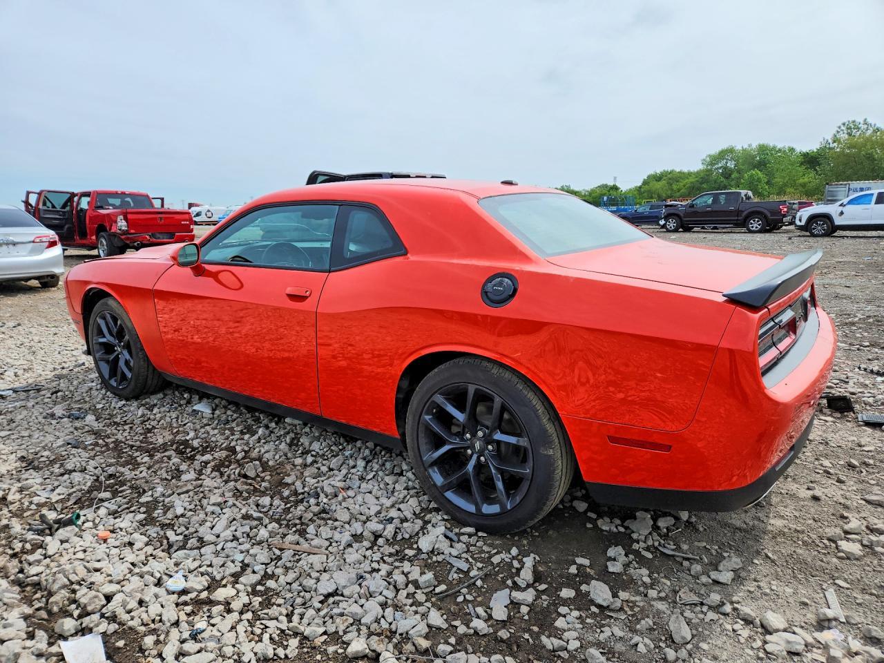 2021 Dodge Challenger Sxt - Фото 2