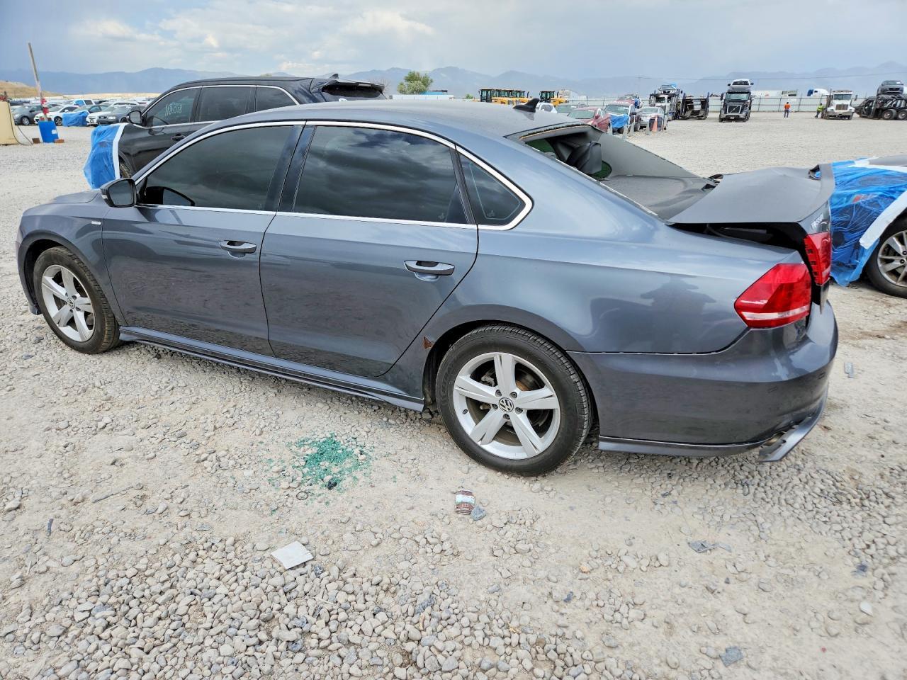 2014 Volkswagen Passat S - Фото 2