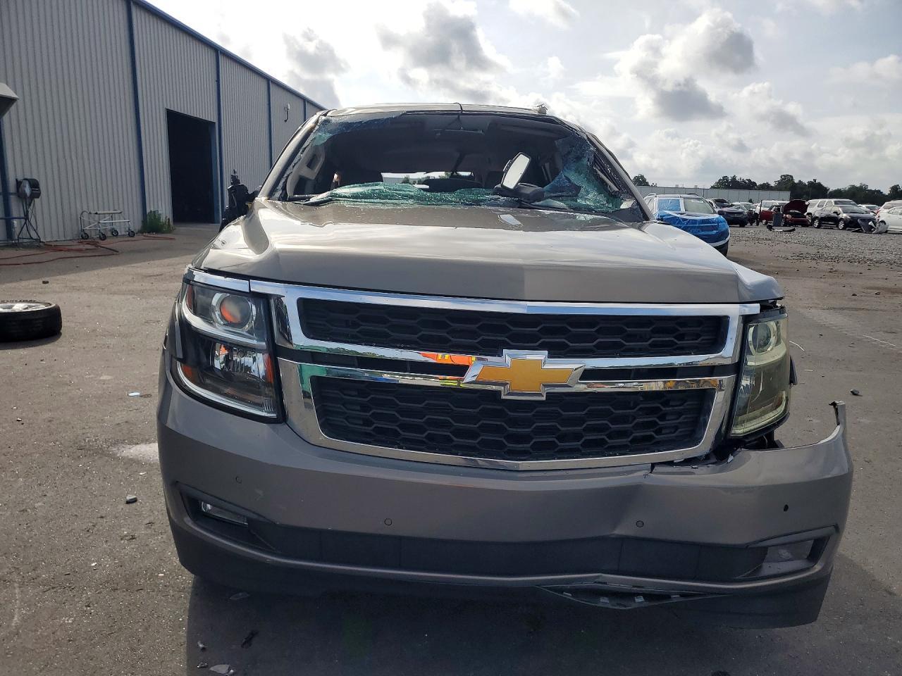 2018 Chevrolet Suburban C1500 Lt - Image 5