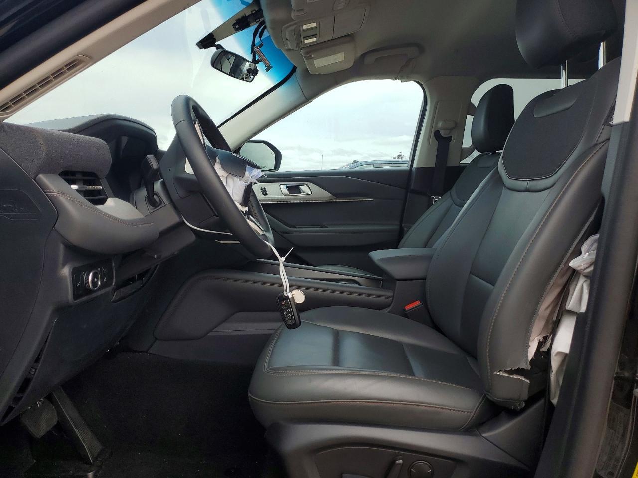 2025 Ford Explorer Active - Фото 7