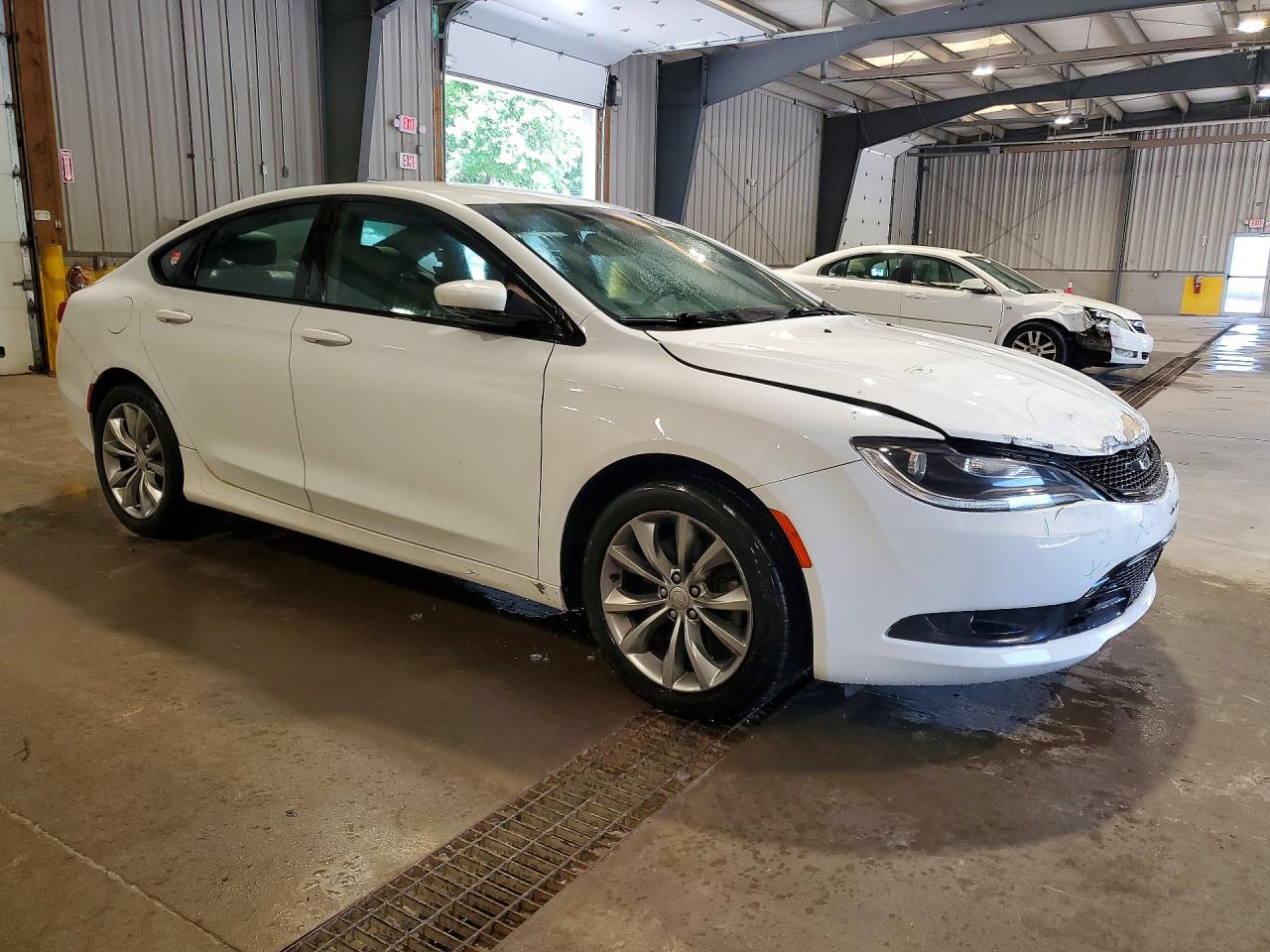 2015 Chrysler 200 S - Фото 4