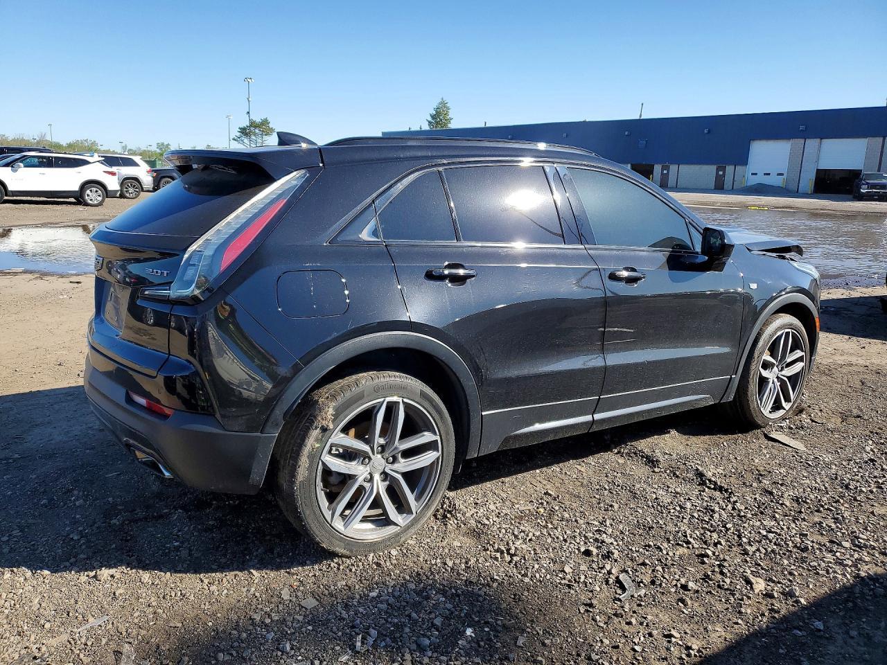2019 Cadillac Xt4 Sport - Image 3