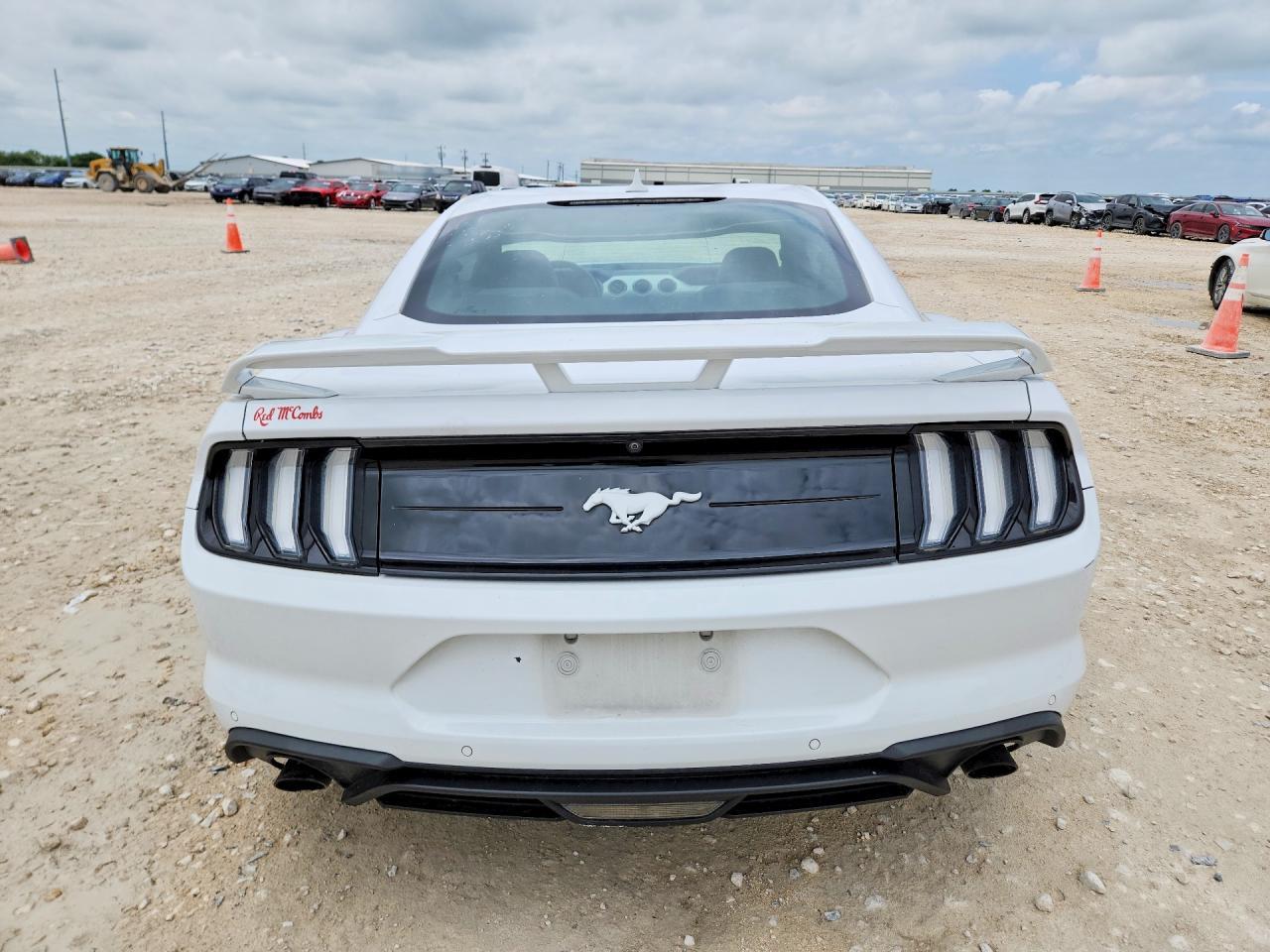 2022 Ford Mustang - Фото 6