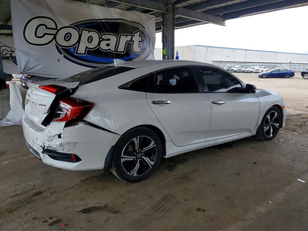 2017 Honda Civic Touring - Фото 3