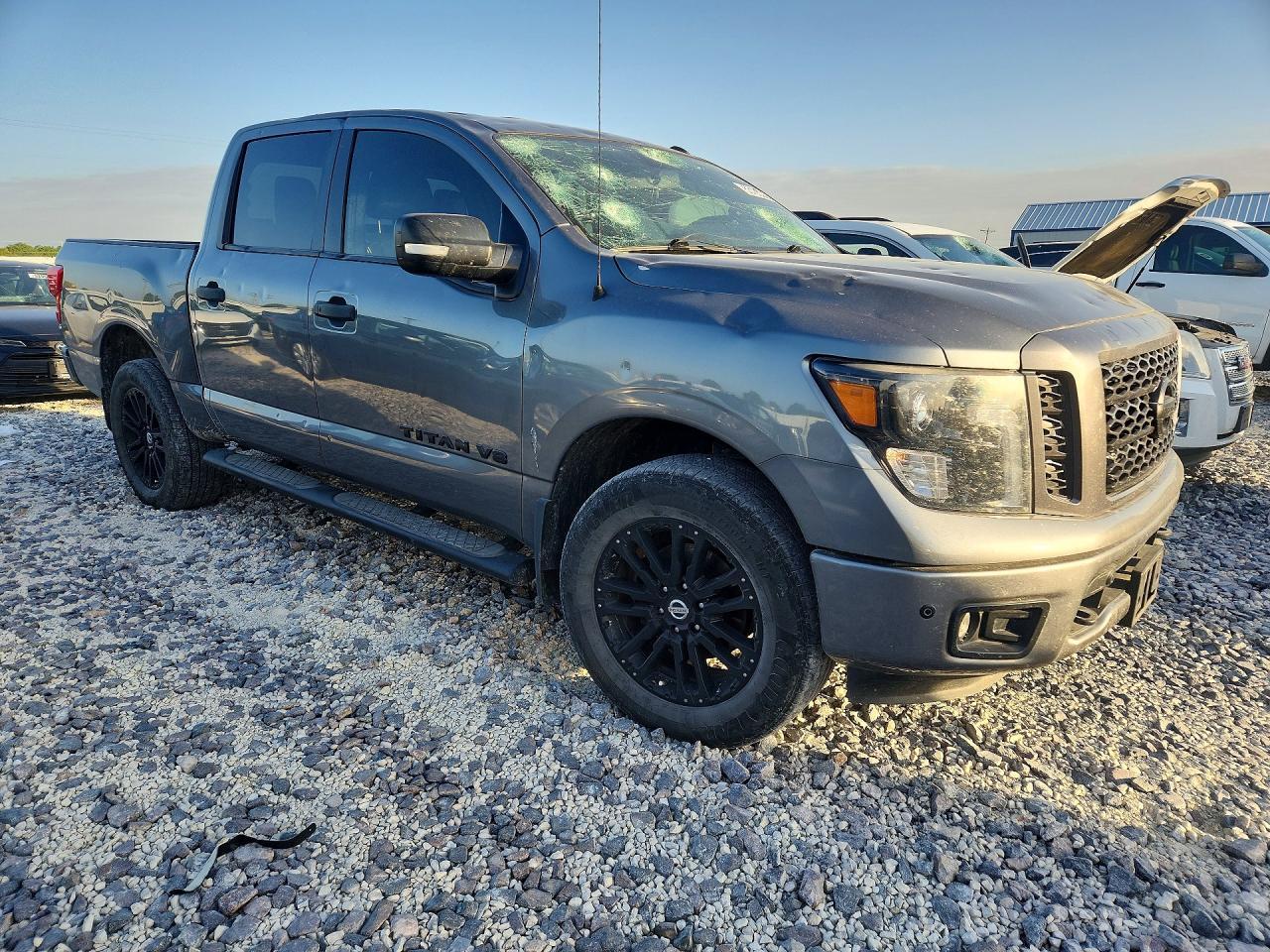 2018 Nissan Titan - Image 4