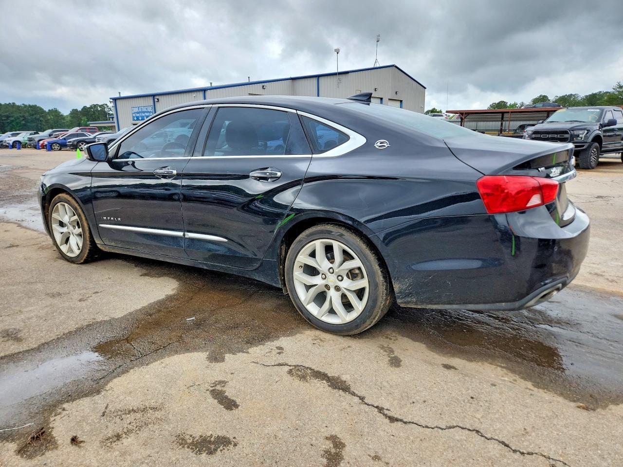 2017 Chevrolet Impala Premier - Фото 2