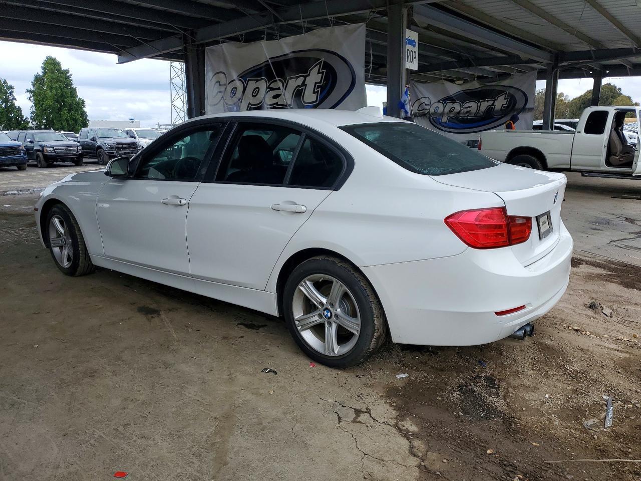 2013 BMW 328 I Sulev - Фото 2