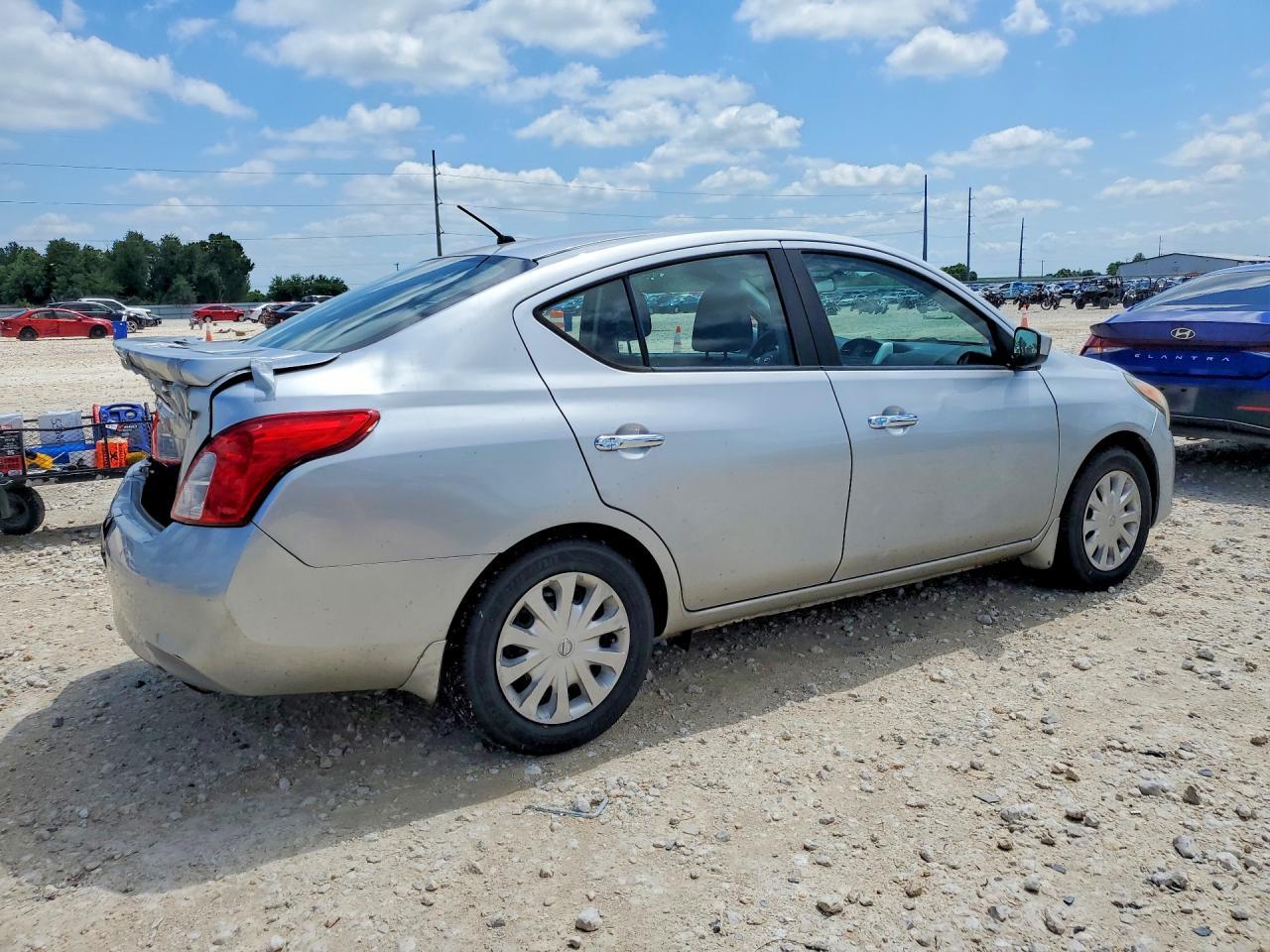 2015 Nissan Versa 1.6 Sv - Фото 3