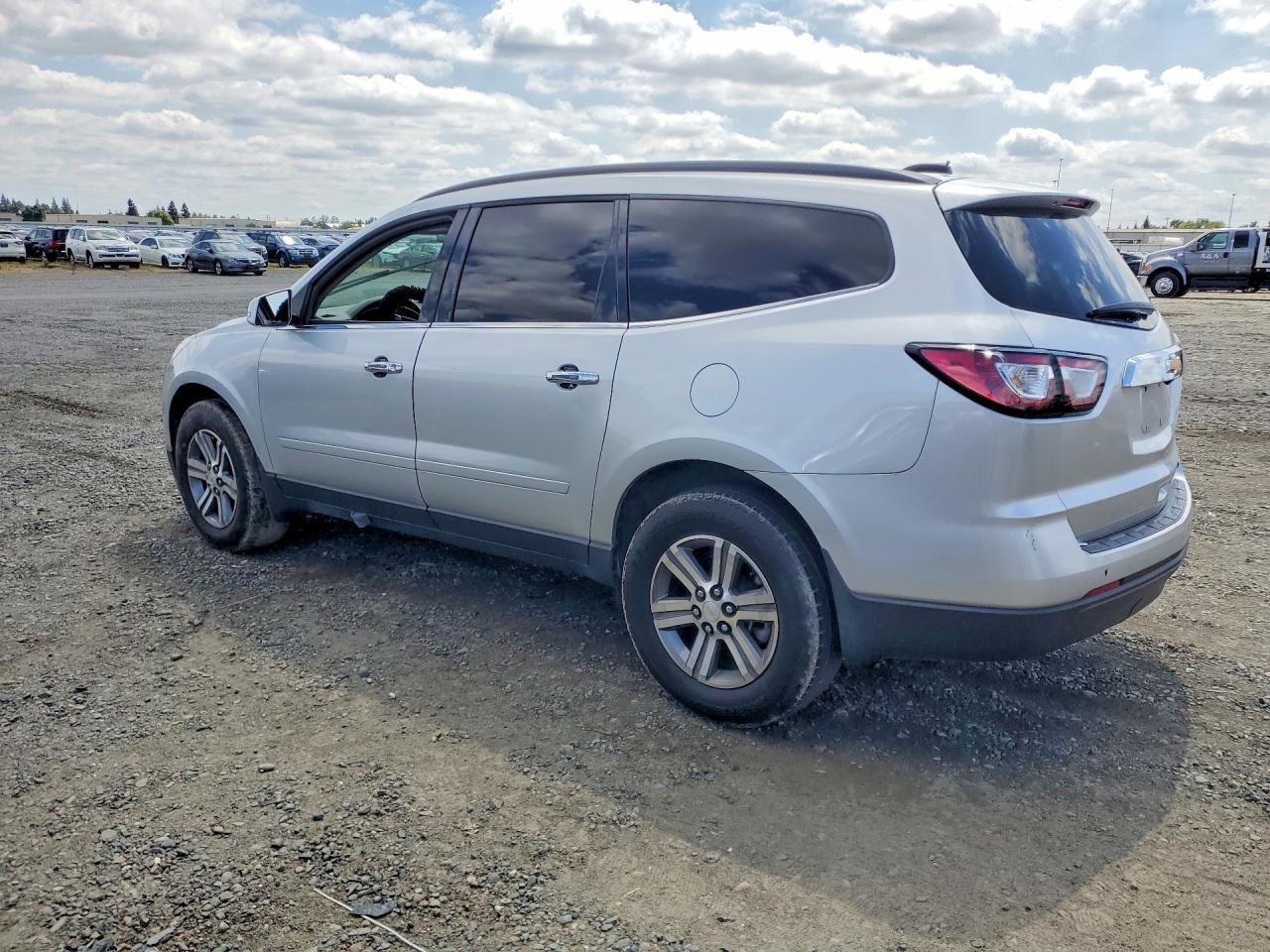2016 Chevrolet Traverse Lt - Фото 2