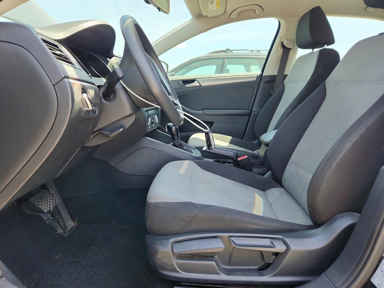 2017 Volkswagen Jetta S - Фото 7